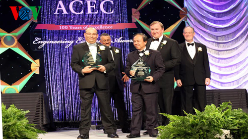 Die Drachen-Brücke von Da Nang gewinnt US-Grand Award für ihr Struktursystem